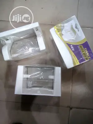 Tissue Holder With Base