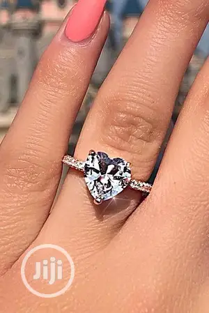 Splendid Heart Stone Proposal/Engagement Ring - Silver