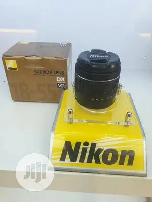 Nikon Af-S Dx Nikkor 18-55mm F/3.5-5.6 G VR Ii Lens