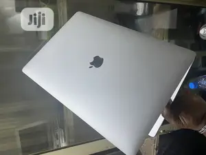 Laptop Apple MacBook 2019 16GB Intel Core I9 SSD 512GB