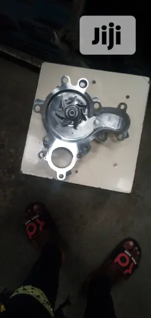 Water Pump Gx 460 1UR Engine