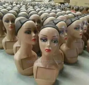 Plastic Head MANNEQUINS 4 Wigs