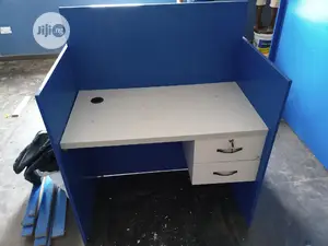 Workstation by Four People