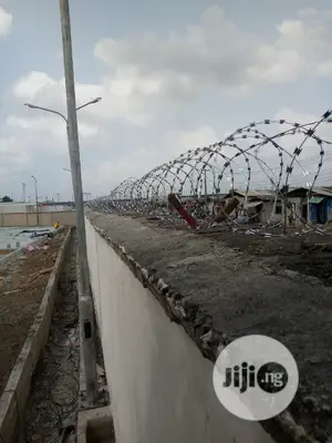 Barb Wire; Razor Concertina