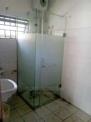 Shower Cubicle With 10mm Glass1