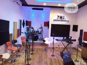 Live Studio Soundproof, Studio Padding
