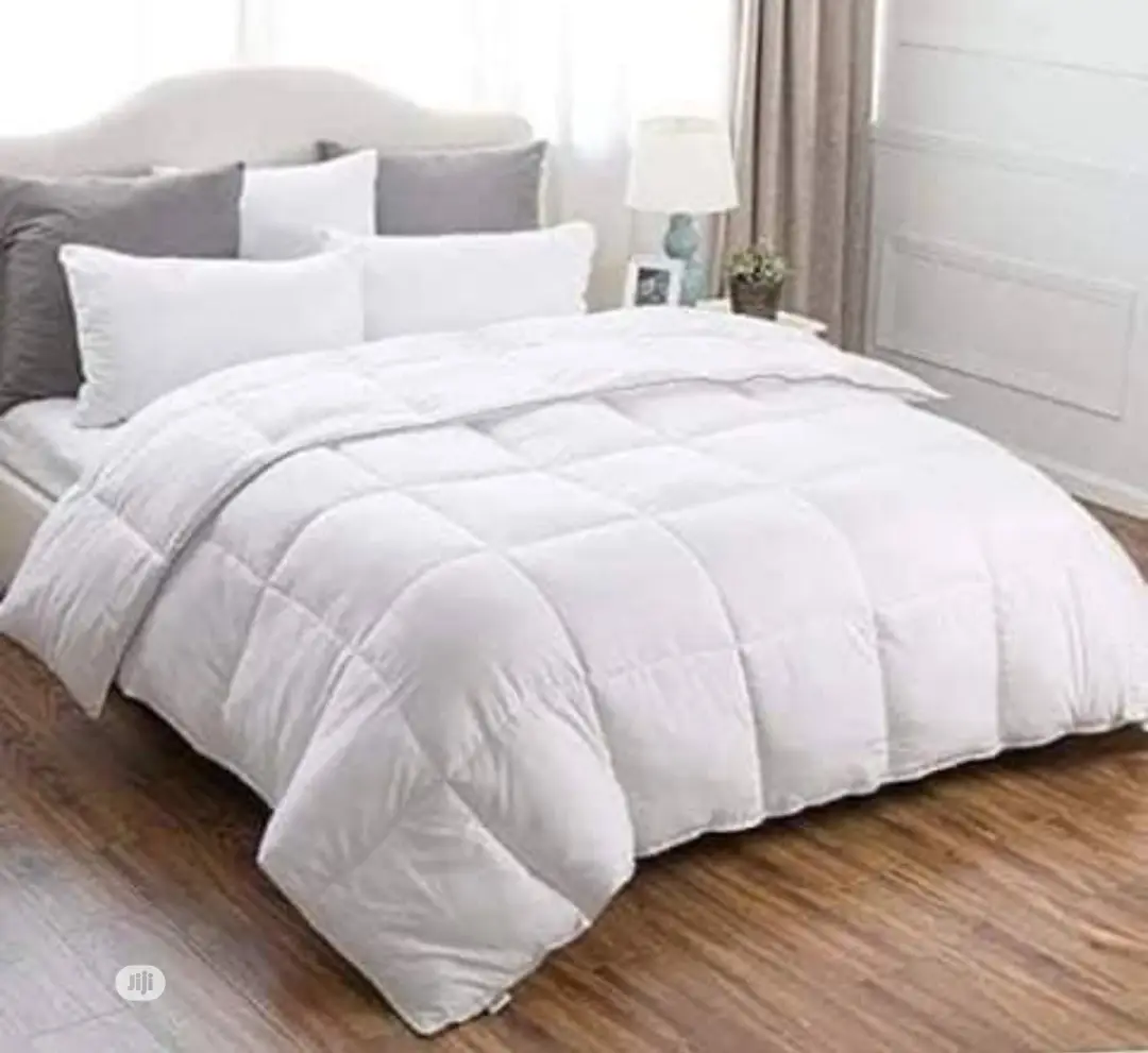 Classy White Duv, Bedspread and 4 Pillowcases