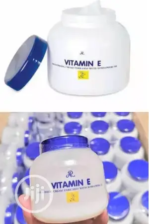 Vitamin E Moisturizing Cream Enriched With Sunflowers Oil