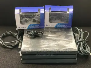 Ps4 Pro + 2 Pads+11games
