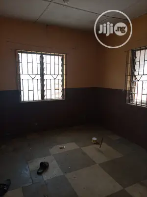 1bdrm Room & Parlour in Ipaja for rent