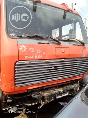 1419 Mercedes Benz