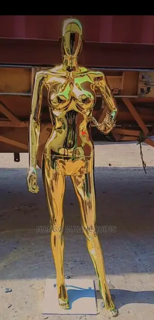 Hand Pose Faceless Female Gold Chrome Mannequins