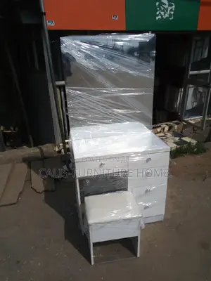 5ft Tall Dresser