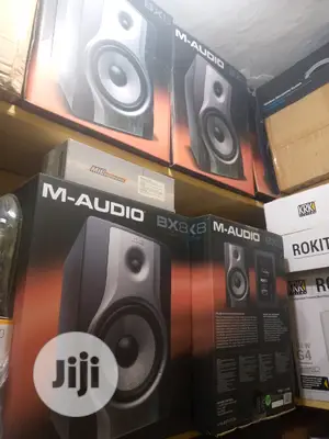 M-Audio Bx8 Bluetooth Studio Monitor