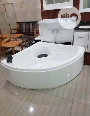 Executive Corner Bath Tub.
