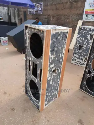 Empty Speaker Box