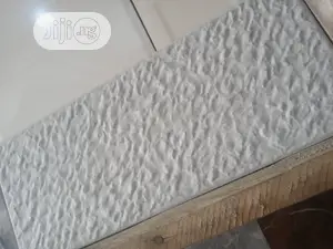 Spain Porcelain Crack Wall Tiles for Both Internal External
