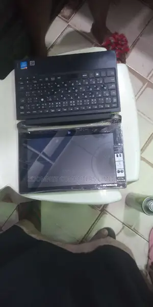 Laptop Lenovo 2GB Intel HDD 320GB