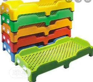 Plastic Toddlers Stackable Bed