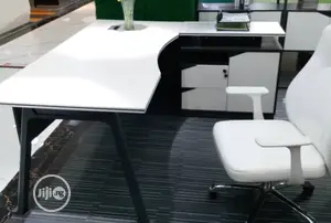 Size 1.4meters White And Grey Table