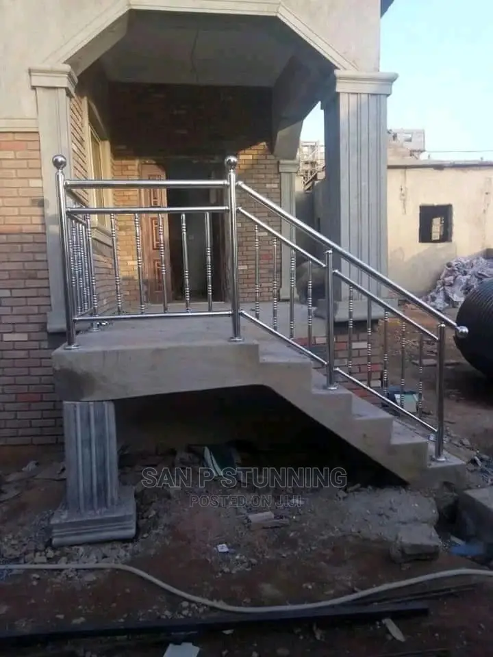 Handrail With Design Pipe