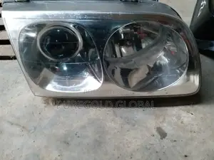Headlamp for Hyundai Trajet 2004