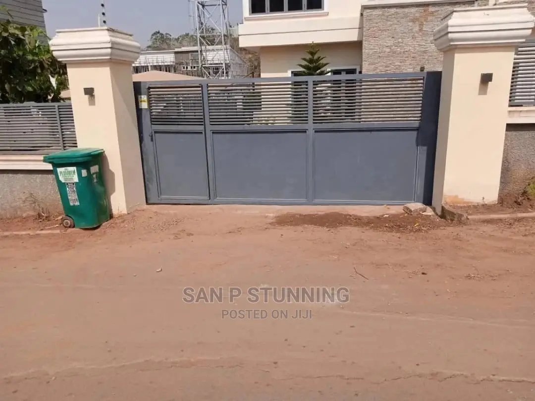 Ion Gate With Automatic Remote Control