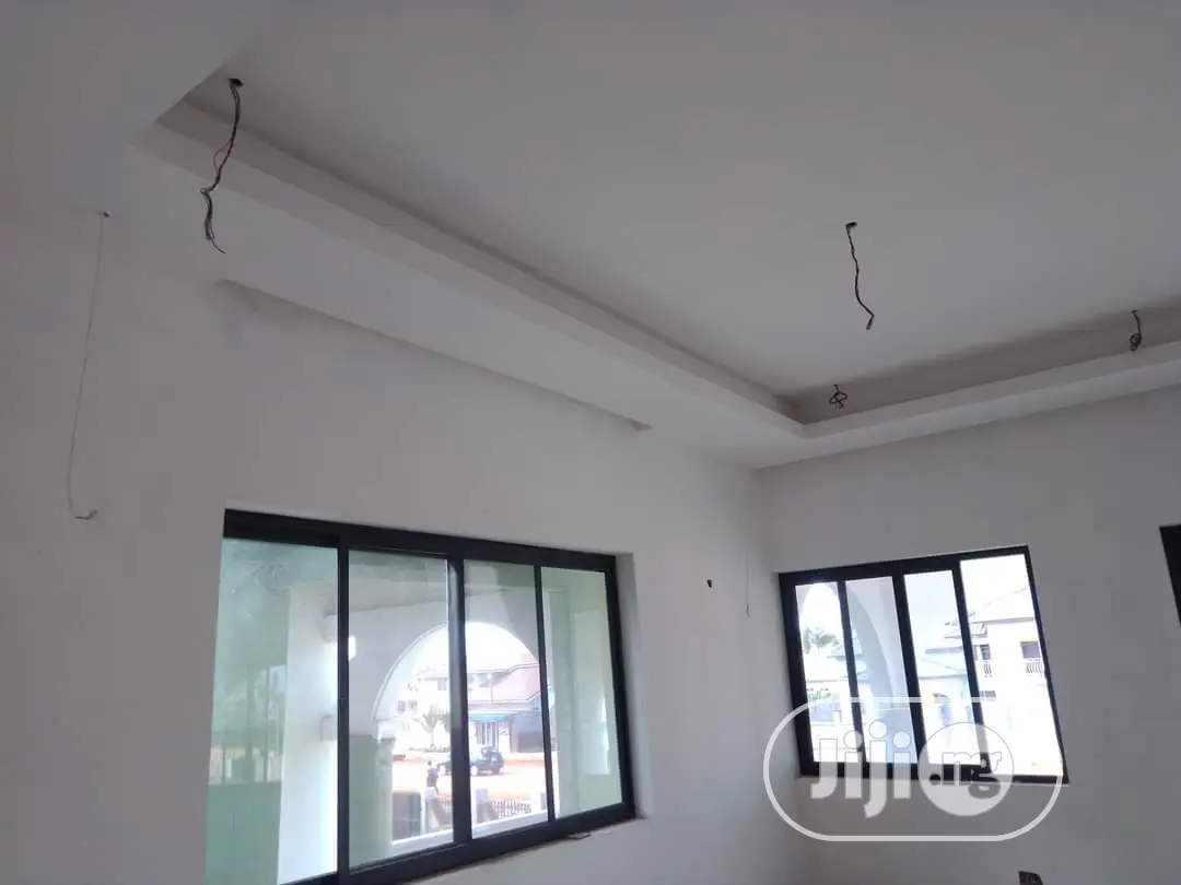 Plasterboard /Wall Screeding