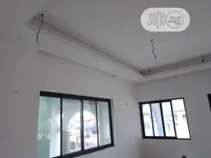 Plasterboard /Wall Screeding