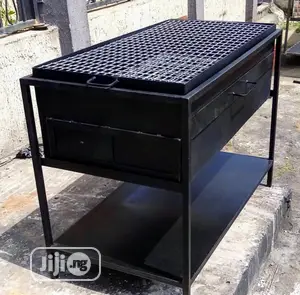 Chacoal Grill For Barbecued Fish And Chicken Grilling