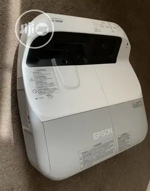 Projector Epson Short Throw