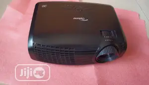Projector Optoma
