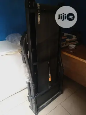 Second Hand 2hp Treadmill With Massager Electric German