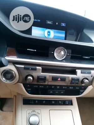 Car Navigation and Camera System for ES - 350 Lexus 2015.