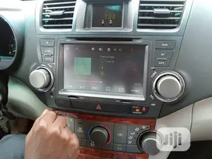 Toyota Highlander DVD and Camera System