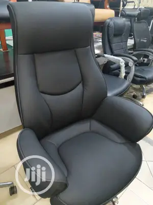 Super Executive Leather Swivel Chair