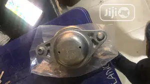 Glk350 Engine Seat/ Mount