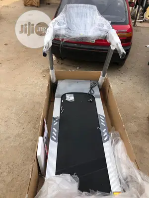 Brand New 2hp Treadmill With Massager It Can Carry 140kg