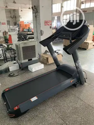 New Quality Commercial 3.5hp Standard Treadmill 160kg User