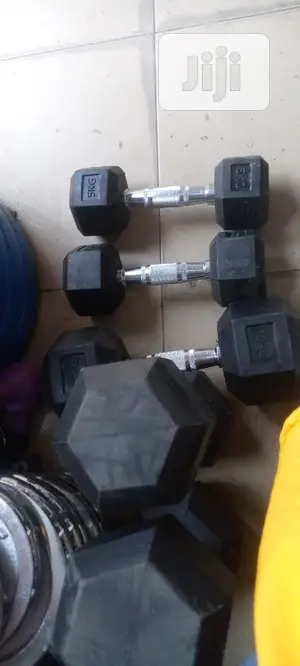 Best Quality Fitness Hexagon Dumbbell at 3500kg Per 1 Kg