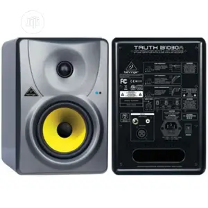 Behringer 1030A