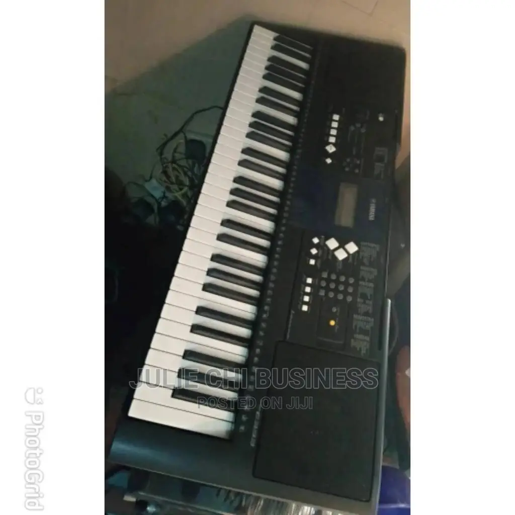 Used Yamaha Keyboard PSR-E333