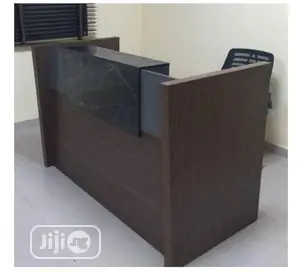 Super Unique Reception Table