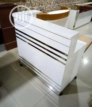 Classic Modern Reception Table