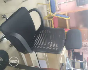 Swivel Mesh Chair