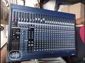 Yamaha 24 Channels Mixer - MG24/14FX