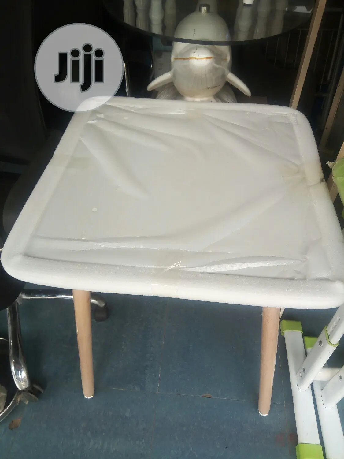 Discussion Table