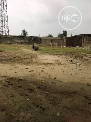 A Developer Needed or Lease for a 2 Plot of Land