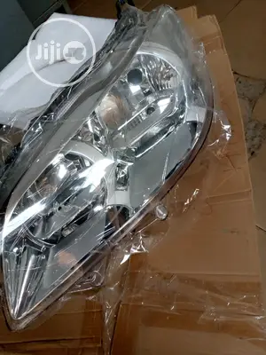Headlight for Peogout 301