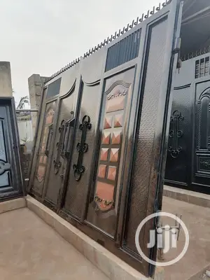 A Giant and Standard 12ft by 8ft Gate for Sale.